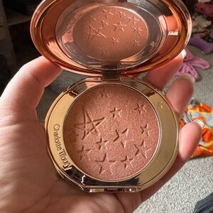 Charlotte Tilbury Rose Gold Glow Highlighter